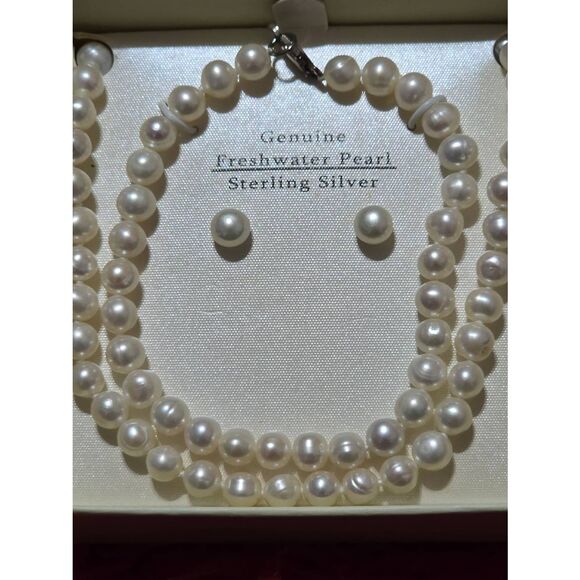 the essential pearl Genuine Freshwater Pearl Jewelry Set - Picture 4 of 4